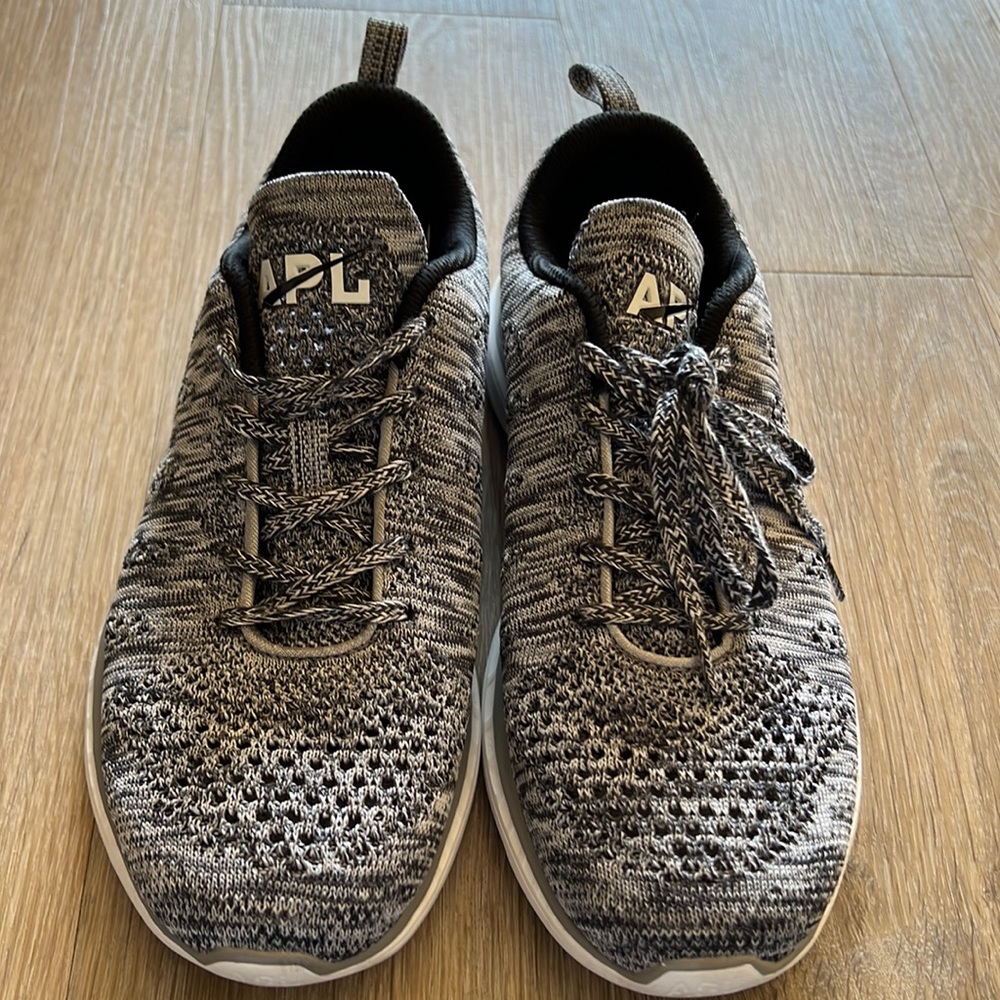 Like NEW WMS APL Tech Loom Pro Sneaker. Size 8.5